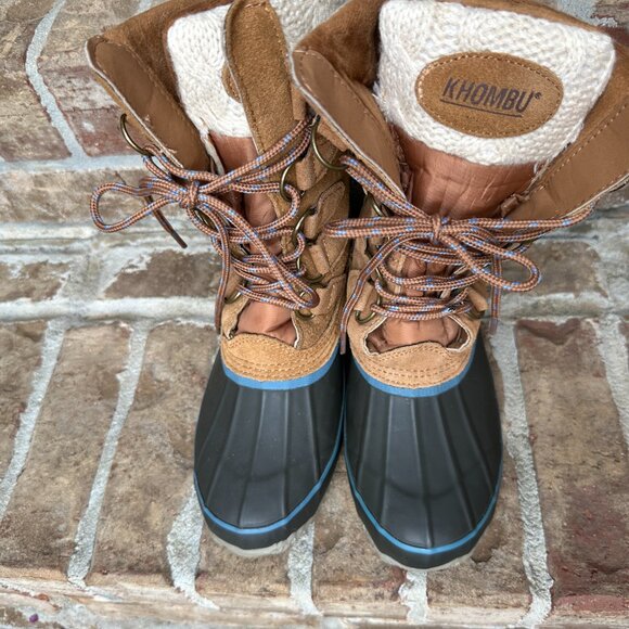 Khombu Cozy Pac Suede Snow Duck Boots in Tan Suede Cable Knit Detail, Size 7 - Picture 3 of 7